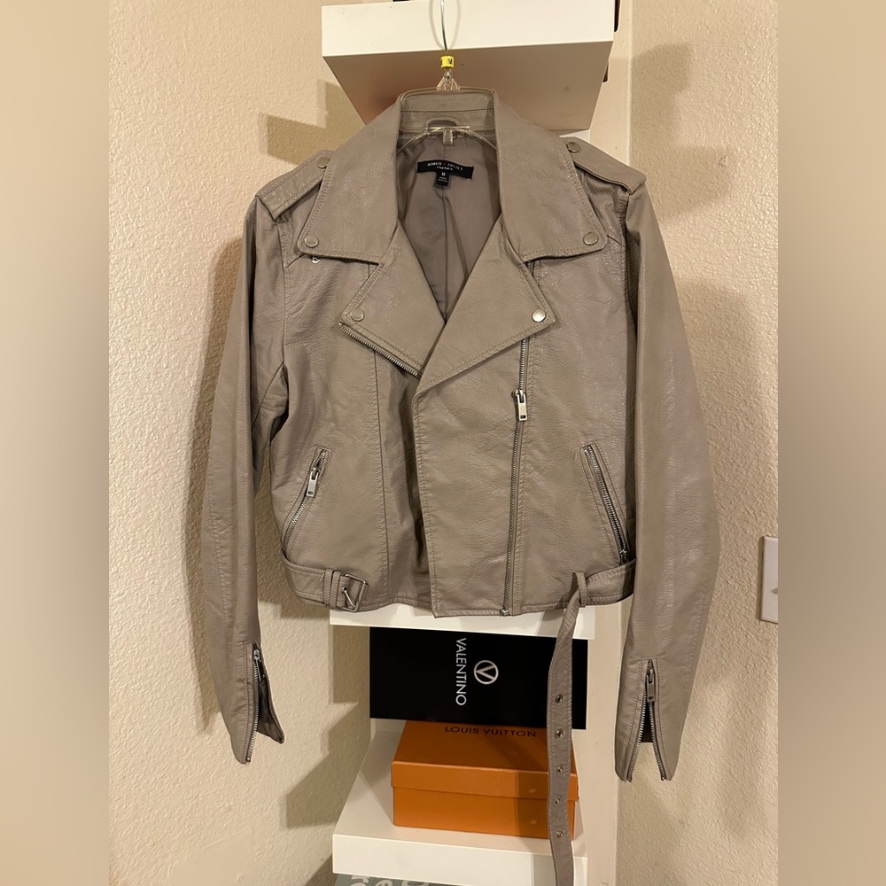 Women’s leather jacket🦋🌺❤️🔥